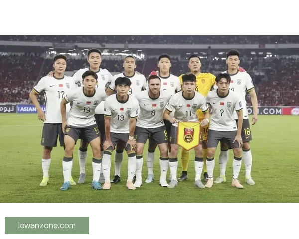 国足0比2不敌澳大利亚黄政宇王大雷失误塞鸟王钰栋完成处子秀战